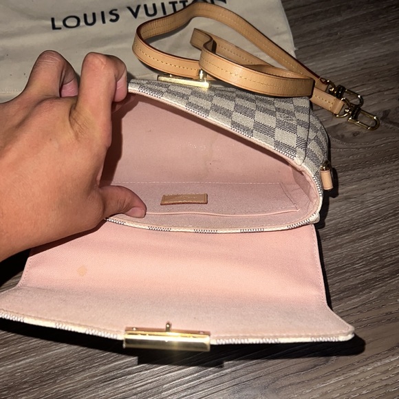 Authentic Louis Vuitton croisette in azur/pink interior - Picture 12 of 17